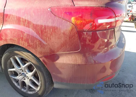 2015 Ford Focus Se z USA, uszkodzony, nr VIN 1FADP3F2XFL363555